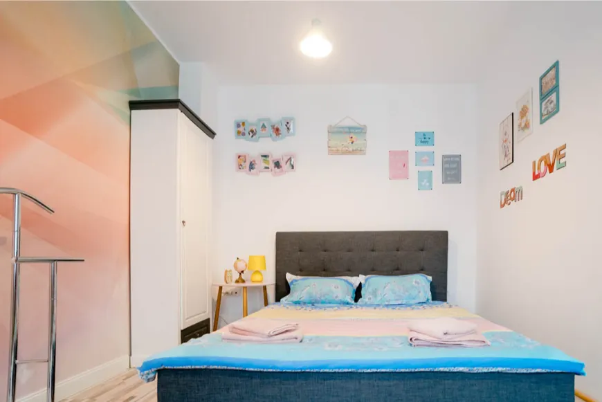 Apartment 6